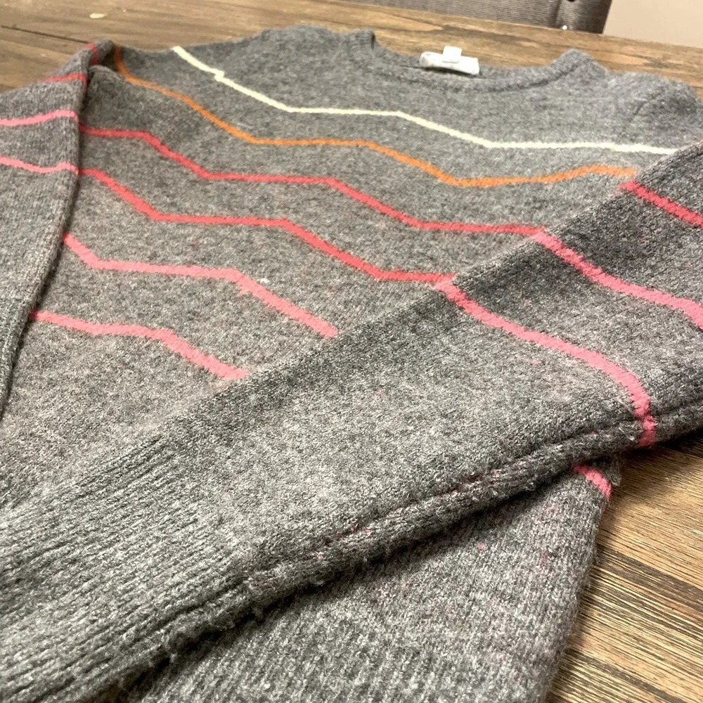 THML Anthropologie Gray Multicolor Zig Zag Rainbow Sweater Size XS Oversized - Picture 6 of 6